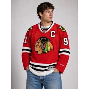 Reebok Chicago Blackhawks Jonathan Toews #19 Jersey Mens Large Red NHL Captain C